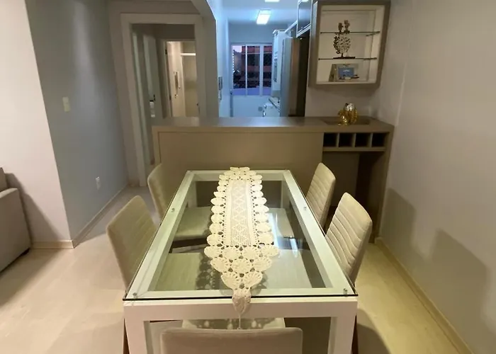 Apartamento 2 dormitórios próximo Mar Balneário Camboriú